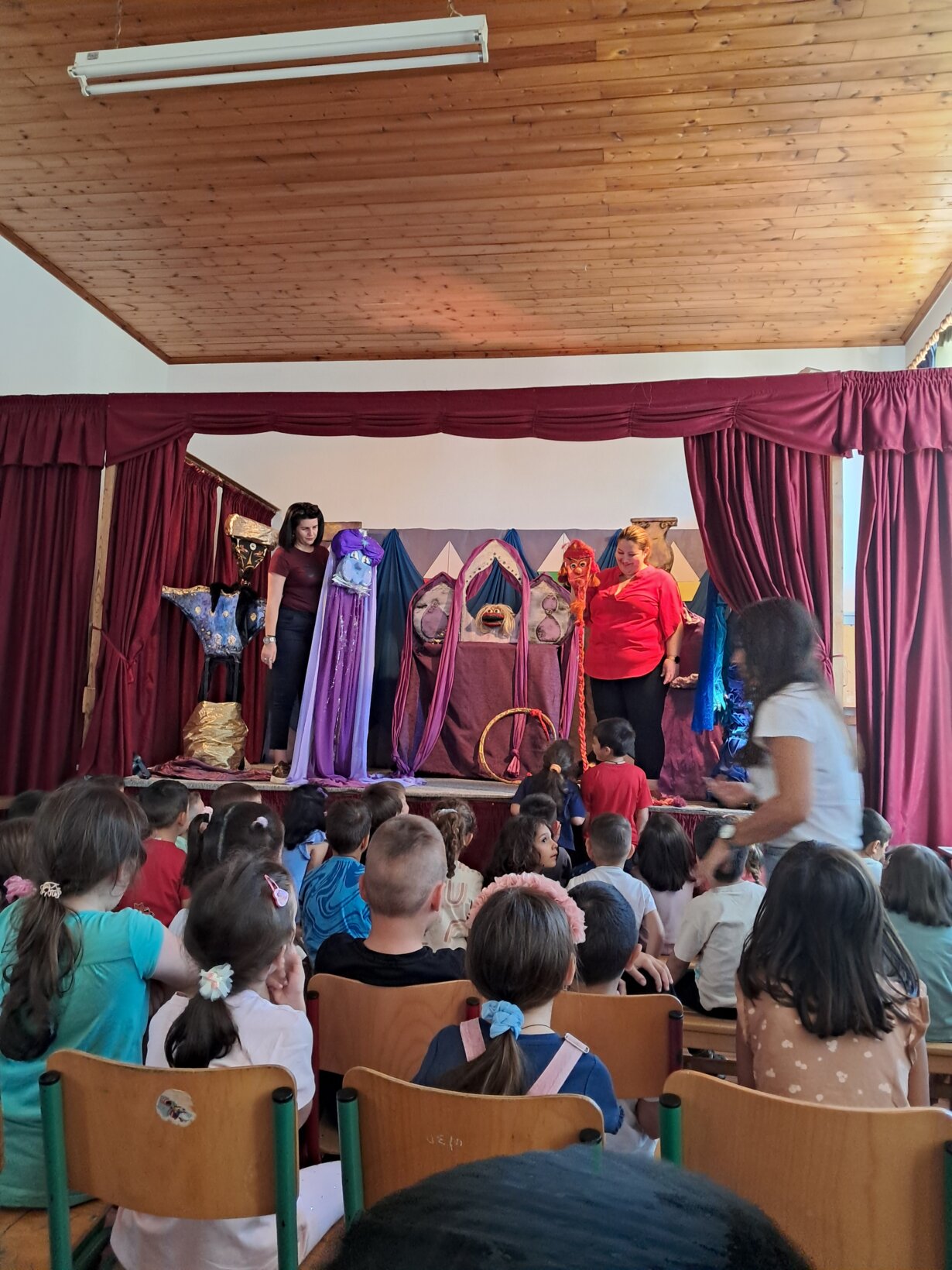 cover Αλαντίν σε περιοδεία